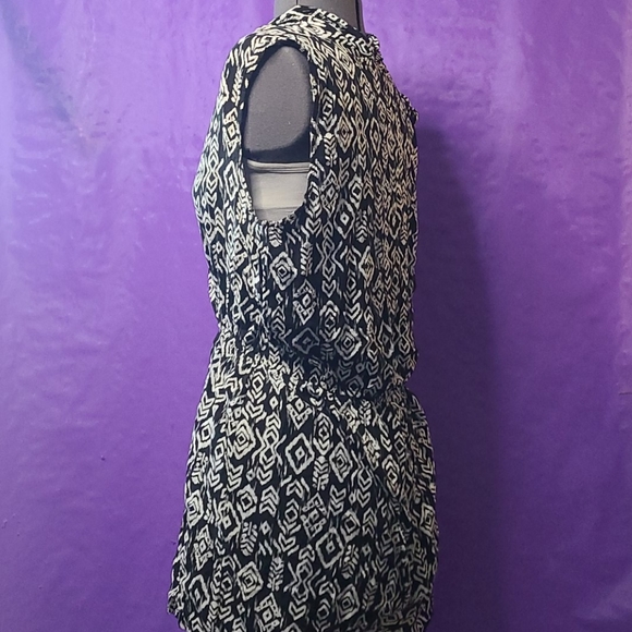 Forever 21 romper - Picture 2 of 3